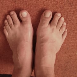 Standard Nails - Mis pies.