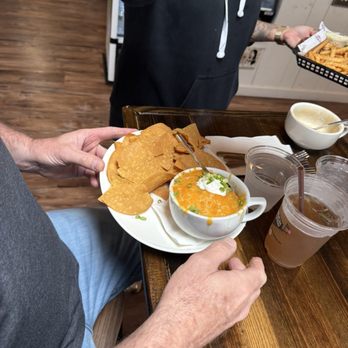 LUNCH Lobster Roll - Seafood chili - Seafood Near Me - Amagansett, New York LUNCH Lobster Roll - Seafood chili - Seafood Near Me - Amagansett, New York