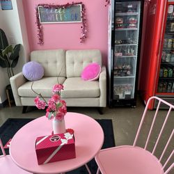Smallcakes Cupcakery and Creamery - Cute decor