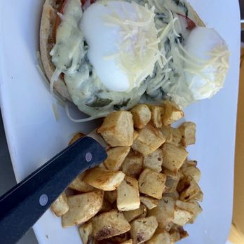 Vineyard Cafe - Eggs Benedict Florentine - Breakfast & Brunch Near Me - Oxnard, California Vineyard Cafe - Eggs Benedict Florentine - Breakfast & Brunch Near Me - Oxnard, California