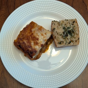 Lentsch Culinary Services - Lasagna and garlic bread - Personal Chefs Near Me - Seattle, Washington Lentsch Culinary Services - Lasagna and garlic bread - Personal Chefs Near Me - Seattle, Washington