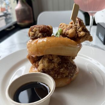 Teds Oud-West - Lunch! - Breakfast & Brunch Near Me - Amsterdam, New Hampshire