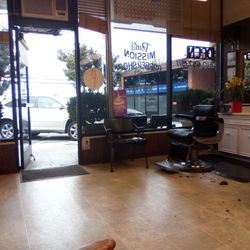 Paul's Mission Barbershop - Nice to not have a long wait.