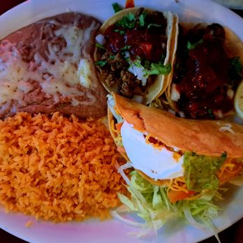 Taqueria Tepatitlan - 1 carne asada, 1 carnitas soft tacos, 1 hard shell chicken combo plate - Mexican Near Me - Ventura, California