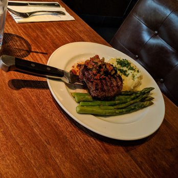 Earls Kitchen + Bar - Canadian (New) Near Me - Vancouver, British Columbia Earls Kitchen + Bar - Canadian (New) Near Me - Vancouver, British Columbia