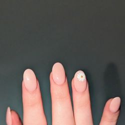 Ann's Nails - Nail art on a dip manicure with tips