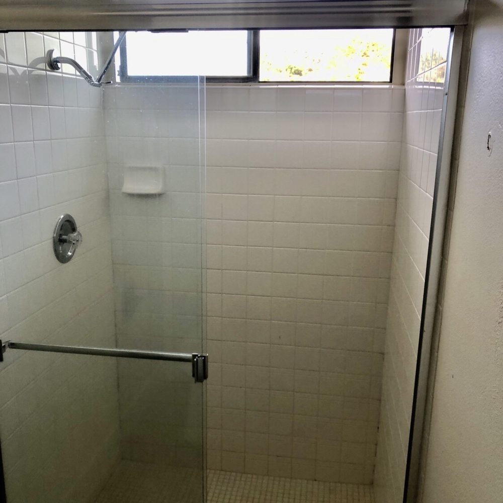 Daniel Lugo Construction - Bathroom #2: Before - General Contractors Near Me Daniel Lugo Construction - Bathroom #2: Before - General Contractors Near Me