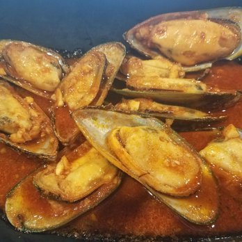 Crab Boil & Things - Mussels in garlic butter, medium spice, extra garlic. - Cajun/Creole Near Me - Concord, California