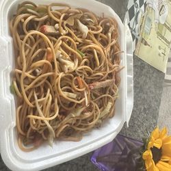 Little Dragons Chinese Restaurant - Pork Lo Mein