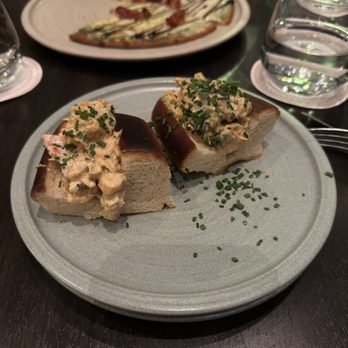 Palm Palm - Mini lobster rolls - Bars Near Me - Pittsburgh, Pennsylvania
