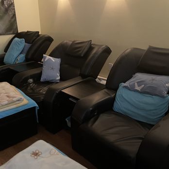 Comfeet Spa - Chairs for foot massage. - Massage Near Me - Edgewater, New Jersey