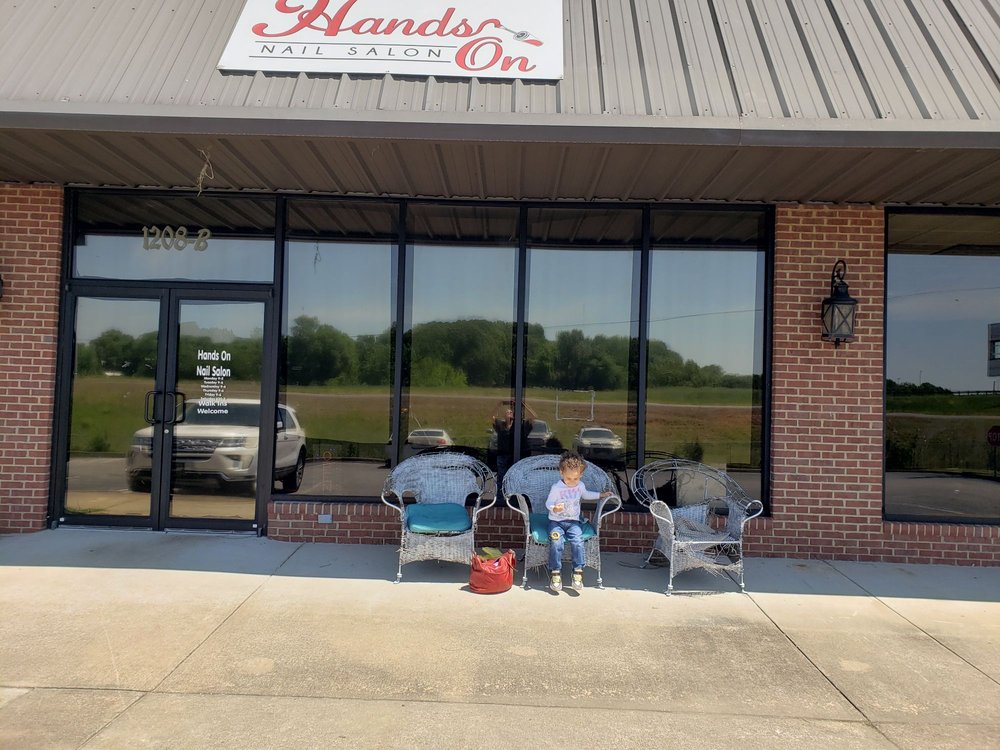 HANDS ON NAIL SALON Updated September 2024 36 Photos 1206 Helton