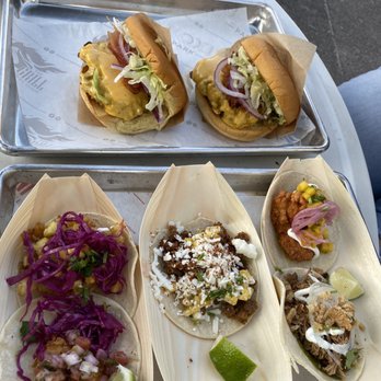 Boxi Park - Baja Cali Style Fish, jalapeño burger, Pollo Frito Yucatan - Bars Near Me - Orlando, Florida