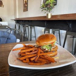 The Switch SLO {Eat+Drink} - Downtown chick sandwich with Sweet Potato Fries