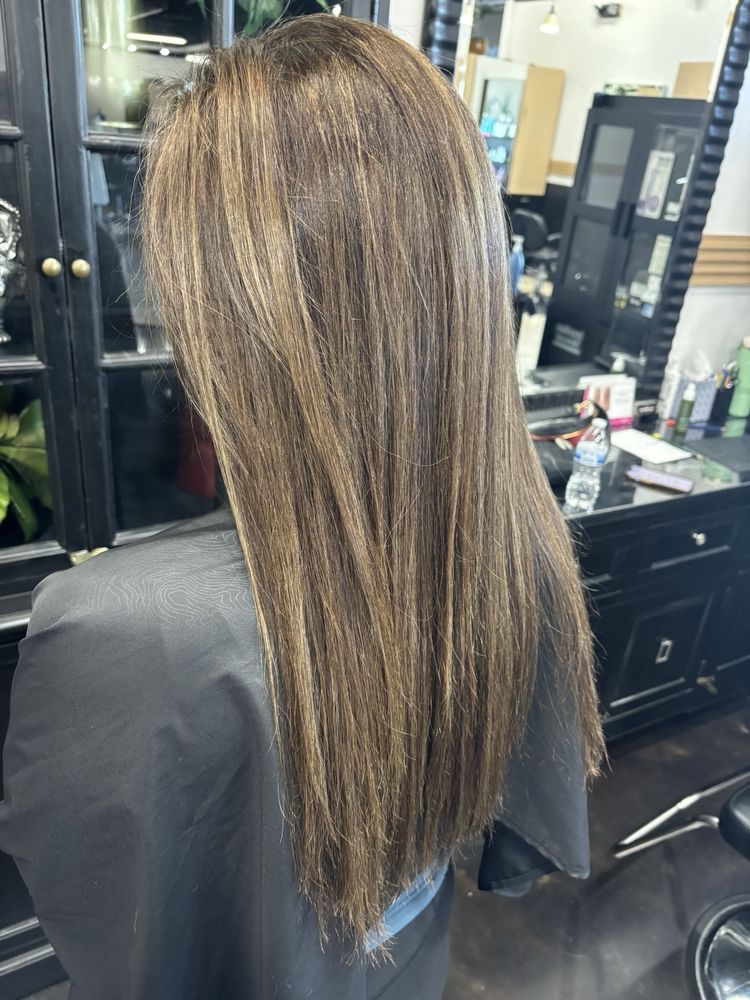 Hair With Julie Logo