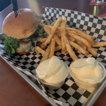 Billy B's - Bars Near Me - Tacoma, Washington