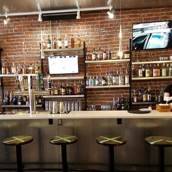 Slapfish - Bar is open, but no seating at the bar during pandemic - Seafood Near Me - Indianapolis, Indiana