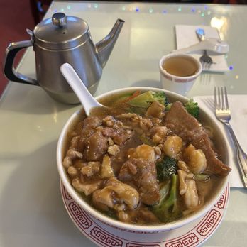 China House Restaurant - War 3.Won Ton Soup Hot Tea - Chinese Near Me - Oakdale, California