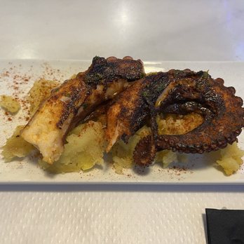 La Pedreta - Octopus - Mediterranean Near Me - Barcelona, B La Pedreta - Octopus - Mediterranean Near Me - Barcelona, B