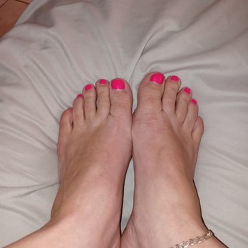 i Touch Day Spa - Right big toe top coat just bubbles - Nail Salons Near Me - Tucson, Arizona i Touch Day Spa - Right big toe top coat just bubbles - Nail Salons Near Me - Tucson, Arizona