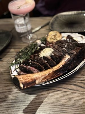 Drift Restaurant & Bar by null