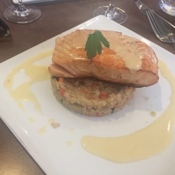 Le Carré - Pavé de saumon avec son boulgour gourmand. - French Near Me - Metz, 57