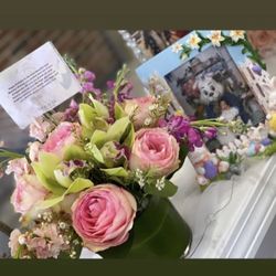 Fleur De Lis Floral Design & Gifts - Beautiful and freshly delivered!
