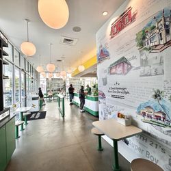 Harriet's Hamburgers - Inside
