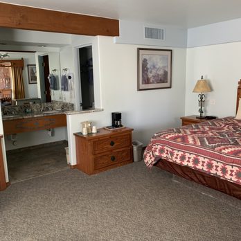 Cameron Trading Post - View into the room . - Hotels Near Me - Cameron, Arizona Cameron Trading Post - View into the room . - Hotels Near Me - Cameron, Arizona