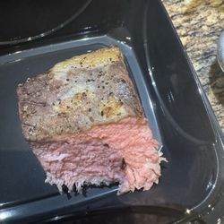 BJ's Restaurant & Brewhouse - 8oz sirloin. Grisly, fatty, hard to cut into. Zero flavor and couldn't chew.