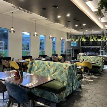 Flying Fish Restarant - Restaurant Indoor Tables and Seating - Seafood Near Me - Auckland, AUK Flying Fish Restarant - Restaurant Indoor Tables and Seating - Seafood Near Me - Auckland, AUK