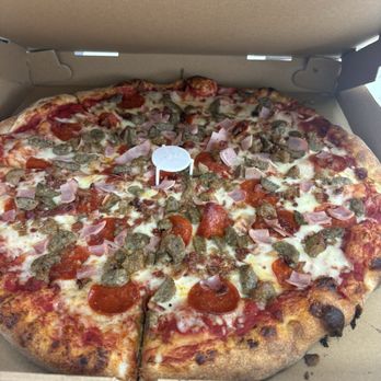 Coozy Pizza - Pizza Near Me - Fort Myers, Florida