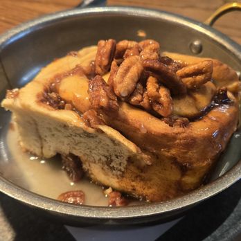 Credence - Cinnamon roll - New American Near Me - Houston, Texas