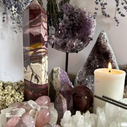 The Cozy Crystal Cottage