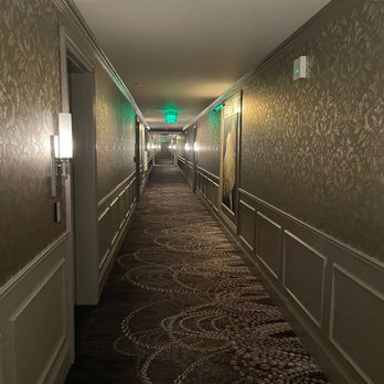 The Read House - 9th floor hallway leading to room. - Hotels Near Me - Chattanooga, Tennessee