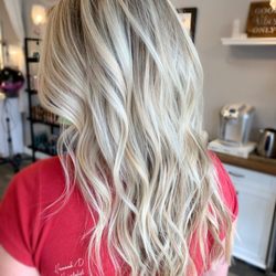 Hannah D Hairstylist - Cut and Curl