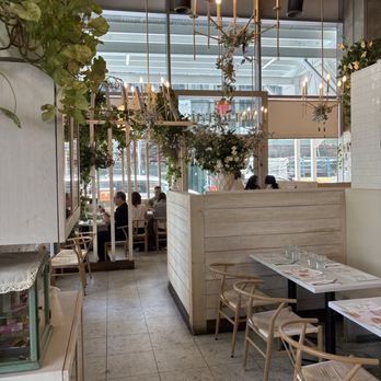 Vert Frais - Interior - Cocktail Bars Near Me - Long Island City, New York Vert Frais - Interior - Cocktail Bars Near Me - Long Island City, New York