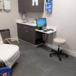 Franciscan Urgent Care - University Place - Stopping in to have my poor ear checked out.