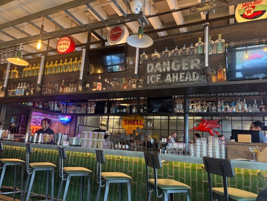 Camacho Garage by null