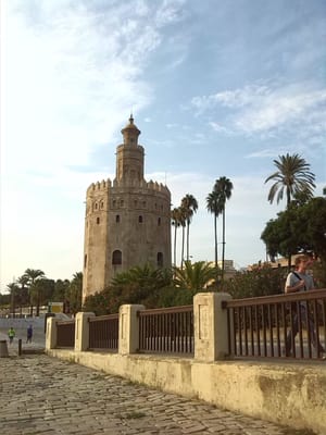 Torre del Oro by null