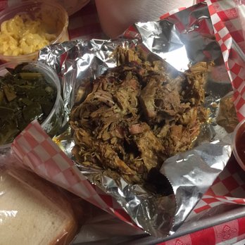 Robert Earl's BBQ - Pulled pork dinner $17 2/15/19 - Barbeque Near Me - Long Beach, California