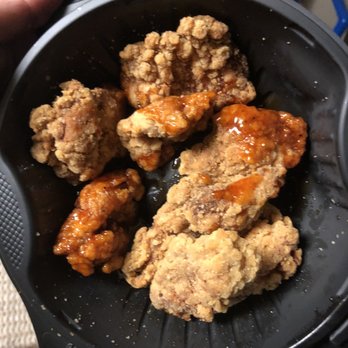 Pizza Hut - a person holding a bowl of fried chicken - Pizza Near Me - Alpine, California Pizza Hut - a person holding a bowl of fried chicken - Pizza Near Me - Alpine, California