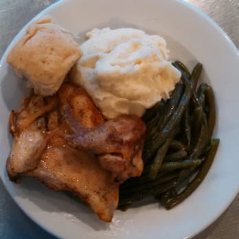 Everett's Place - a plate of food - Sandwiches Near Me - Winchester, Indiana