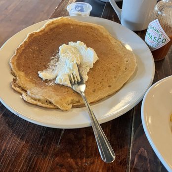 Hochatown Saloon - Pancake - Sports Bars Near Me - Broken Bow, Oklahoma