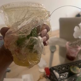 Broken cup Even before being open Broken cup Even before being open