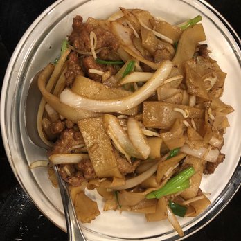 Fu Mon Lau - Beef Ho Fun (noodle dish) - Cantonese Near Me - Centerville, Ohio