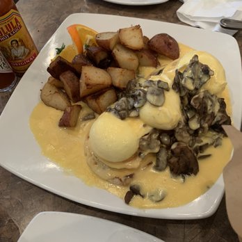 Rosine's Restaurant - Veggie Benedict - American Near Me - Monterey, California