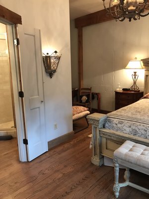 Boone's Colonial Inn by null