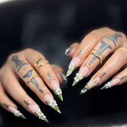 Da’Mills Nails Palace