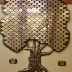 Avenidas Rose Kleiner Center - Named tree.